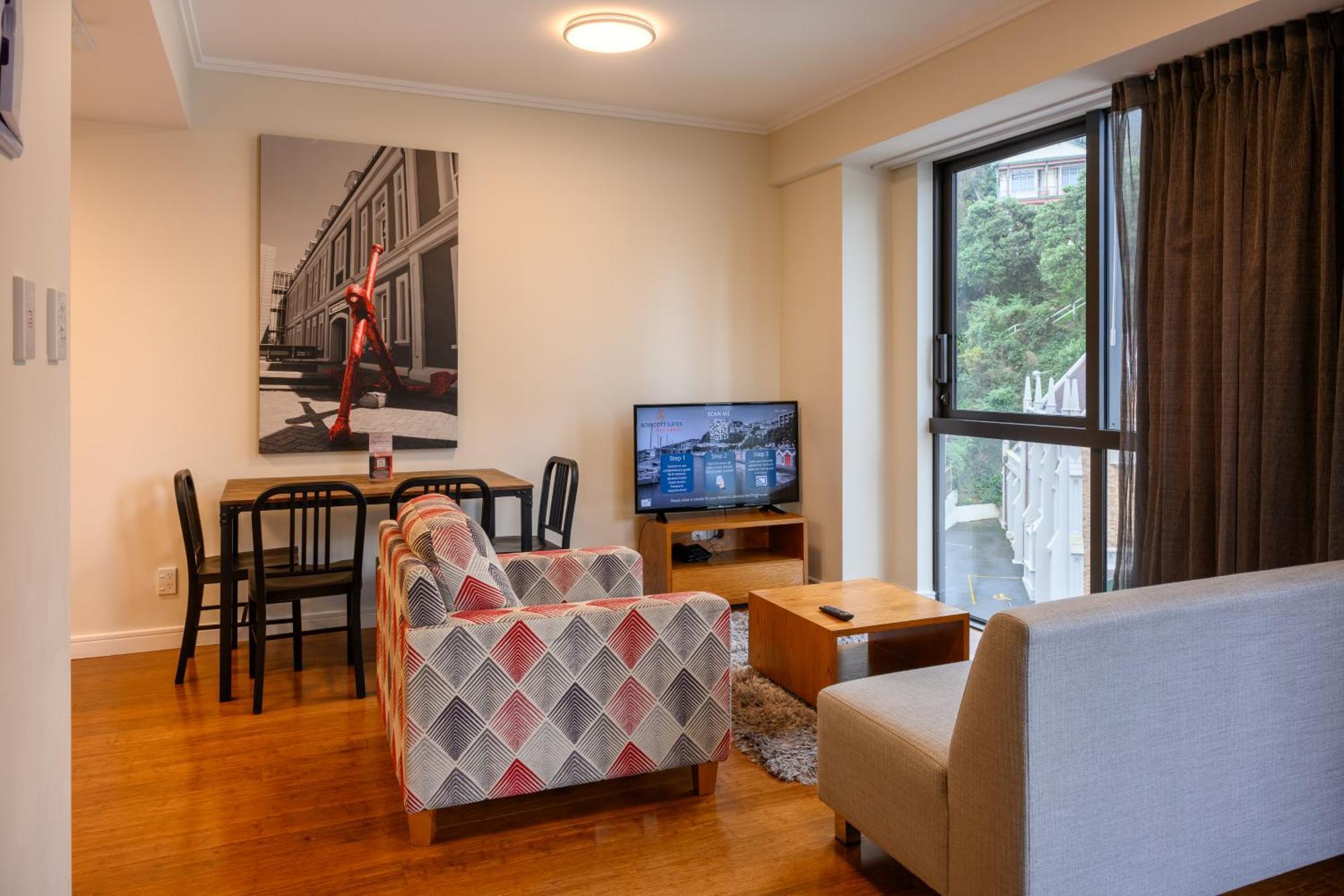 Boulcott Suites Wellington Kültér fotó A living room in a serviced apartment in Hong Kong