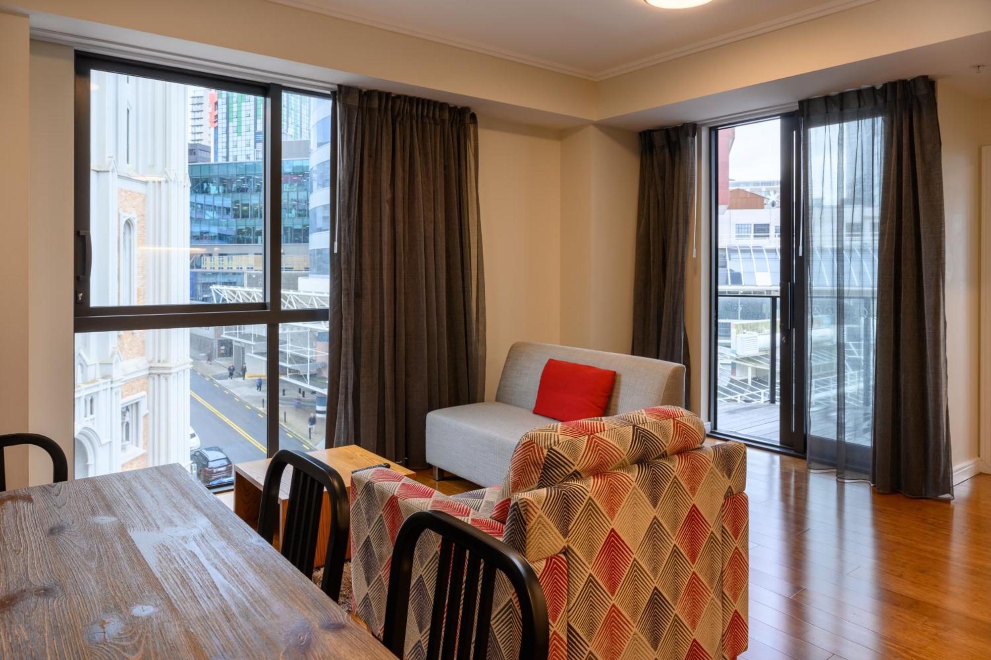 Boulcott Suites Wellington Kültér fotó A living room in a serviced apartment in Tokyo, Japan