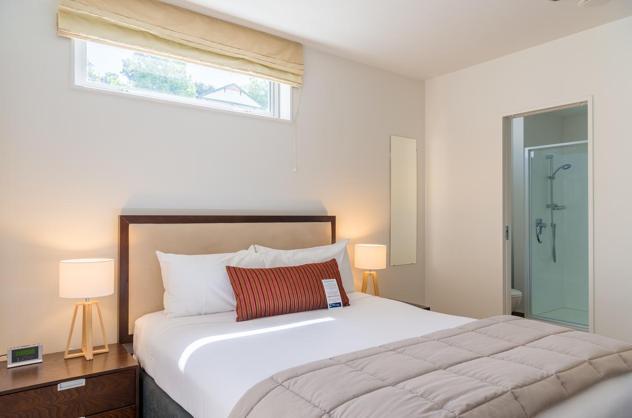 Boulcott Suites Wellington Kültér fotó A bedroom at the hotel