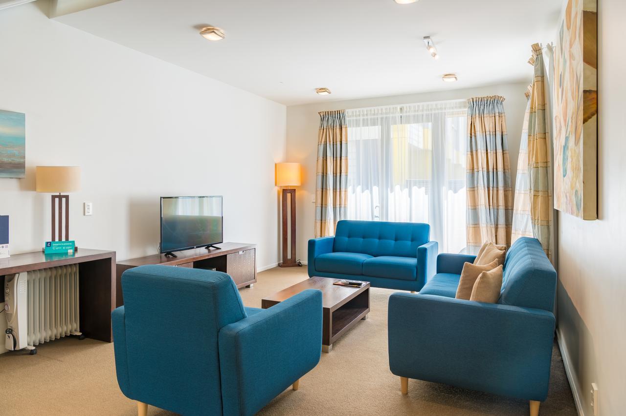 Boulcott Suites Wellington Kültér fotó A living room in a serviced apartment in Prague, Czech Republic
